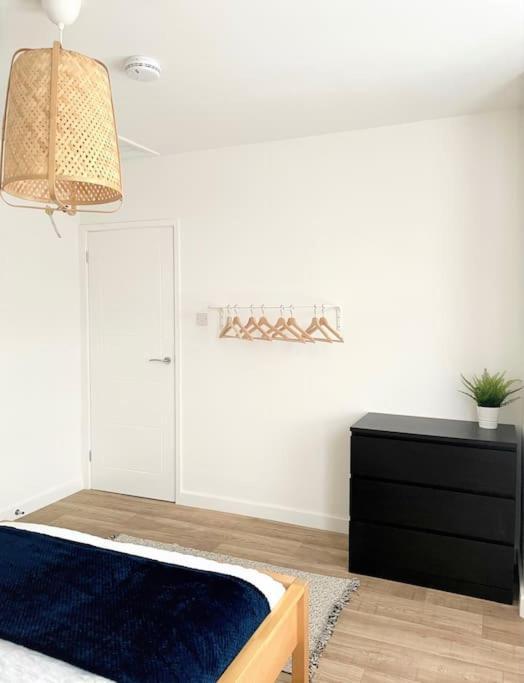 Central, Bright & Spacious Apartment - Parking Included Bournemouth Exterior photo